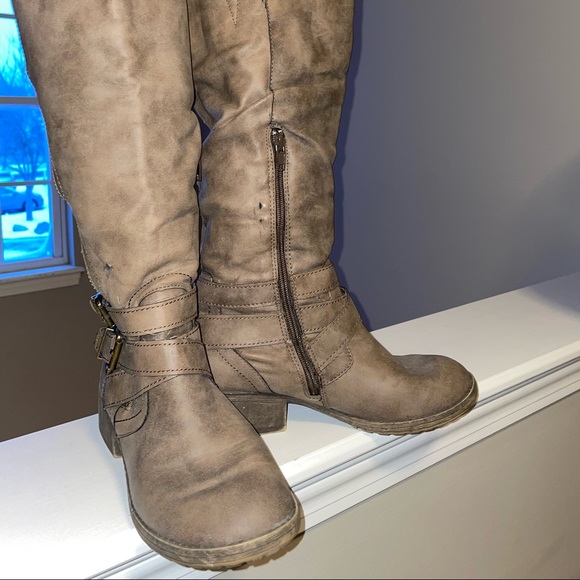 Tall lug heel Pull On Boot - Picture 3 of 9